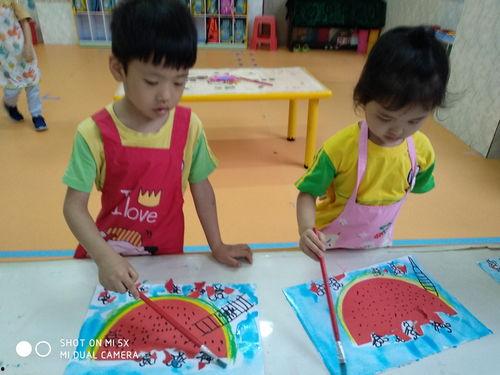 小蚂蚁吃瓜绘画,小蚂蚁的瓜田奇遇记