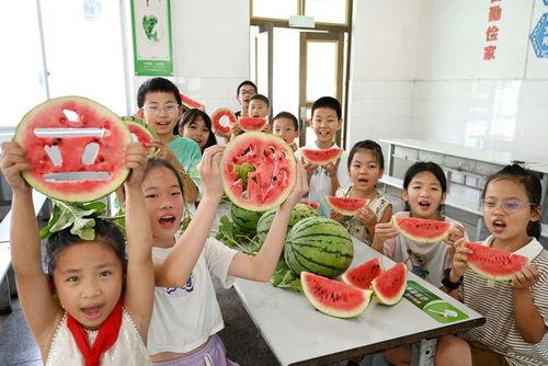 班级吃瓜的快乐,共享快乐时光