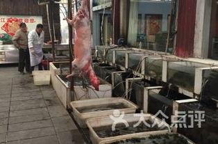 汉街吃瓜骂架,吃瓜群众热议骂架事件